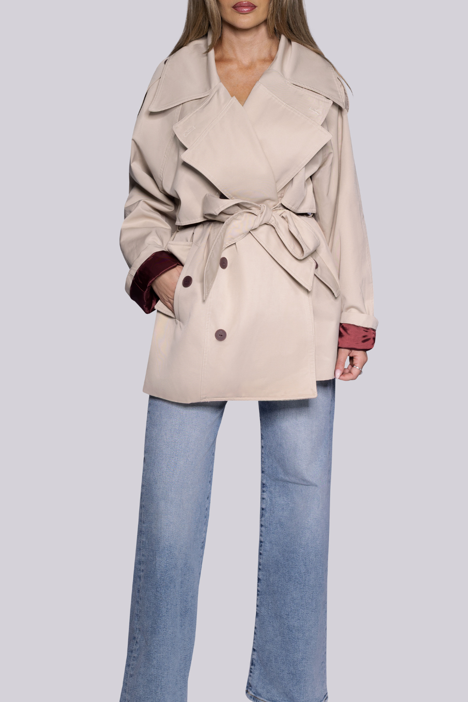 Oversized Trenchcoat with burgundy details