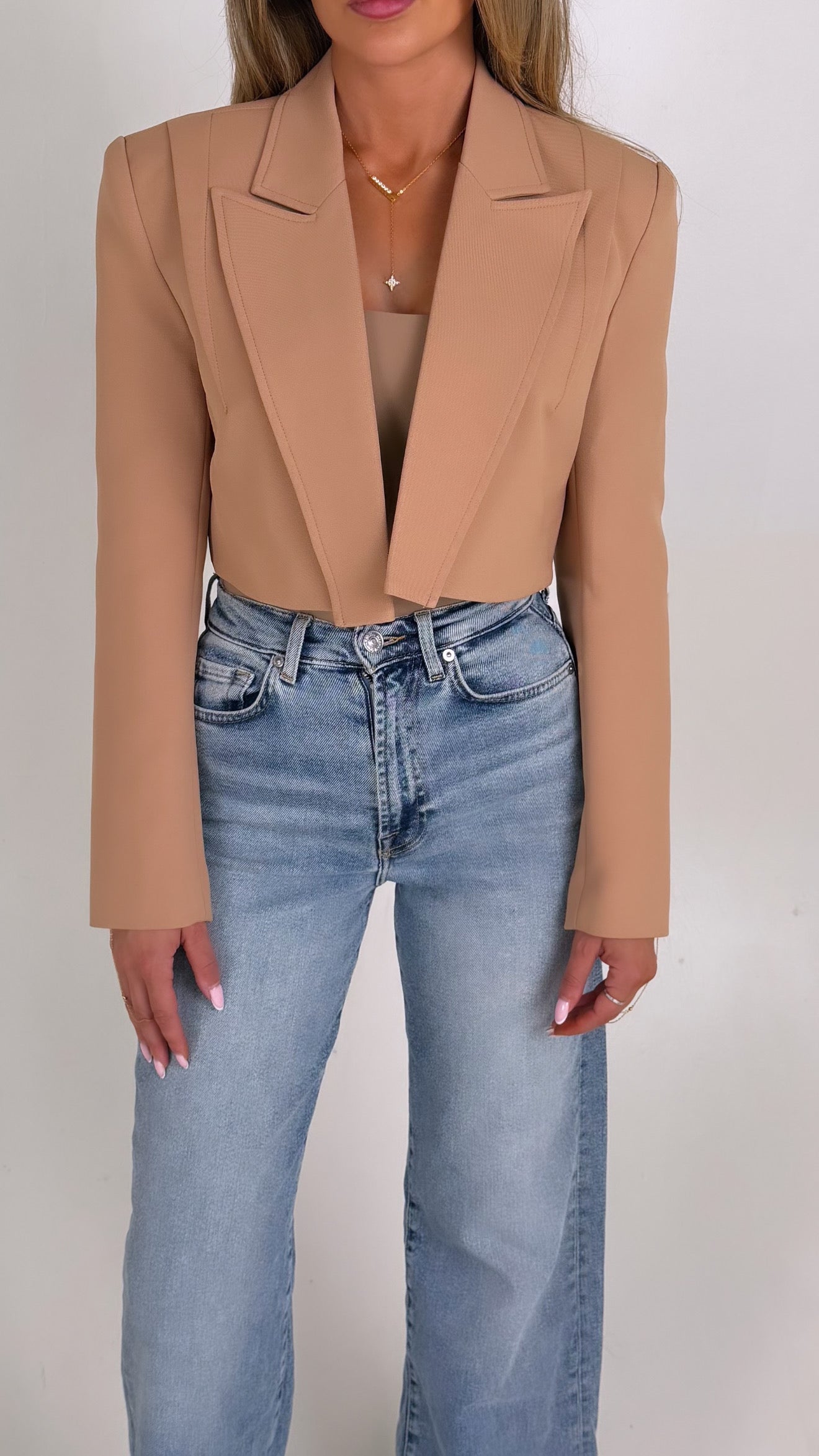 Cropped blazer in Camel