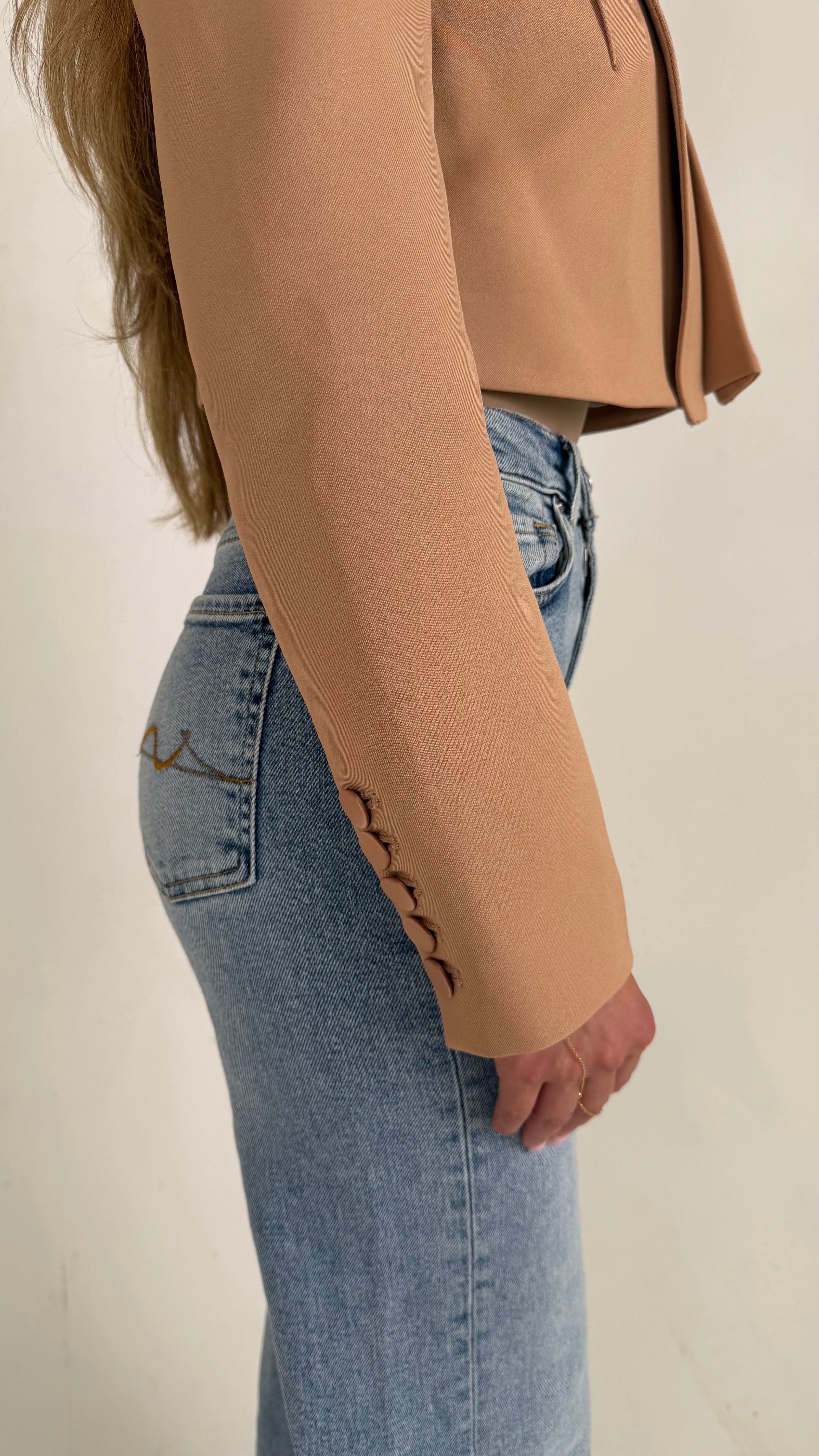 Cropped blazer in Camel